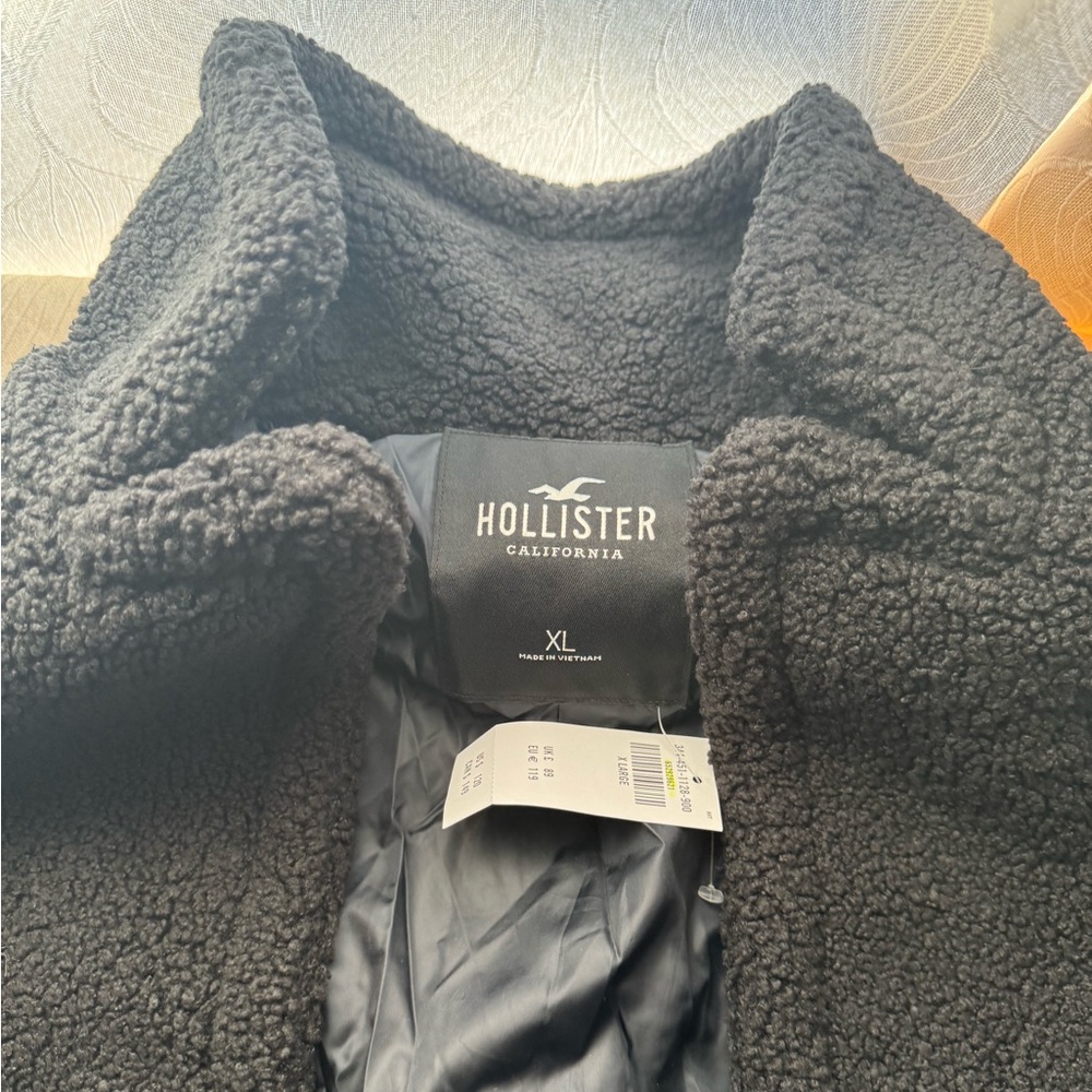 Hollister Charcoal Sherpa Coat
New